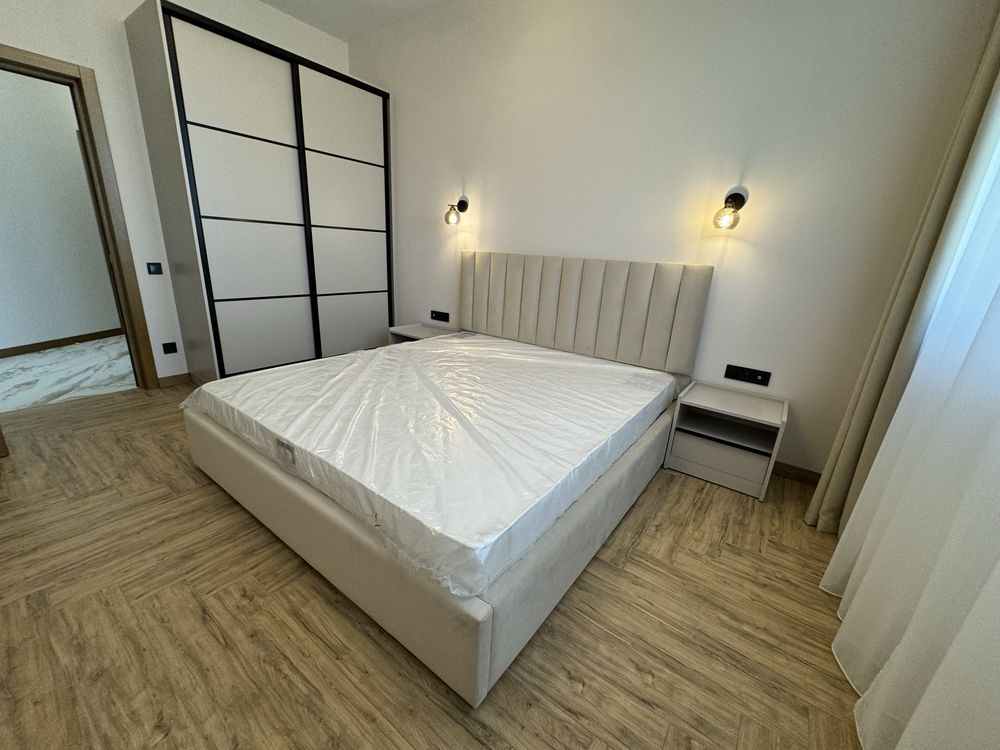 Spacious 2-Bedroom Apartment with City View in Manhattan Complex