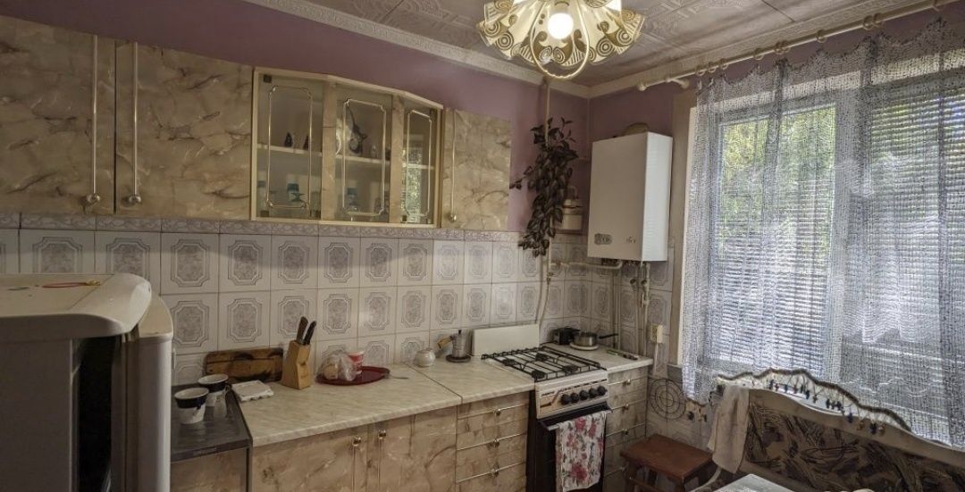 Two-room apartment in Rozvygovo area near school and infrastructure