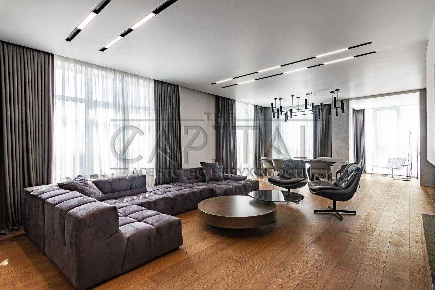 Penthouse in Novopecherski Lipki Complex with Panoramic Views