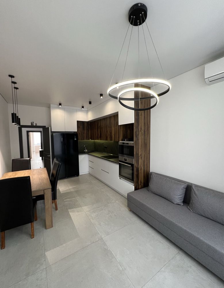 Modern 2-Bedroom Apartment with City View