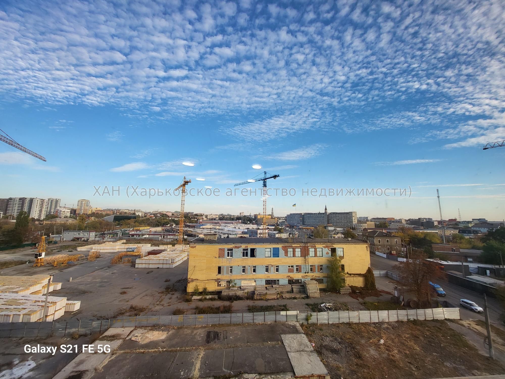 1-Bedroom Apartment in Lazurny Residential Complex with Renovations