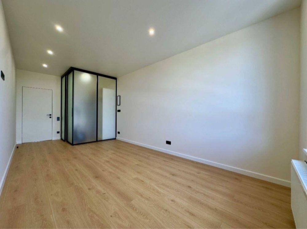2-Bedroom Apartment in Avalon Yard Complex with Designer Renovation