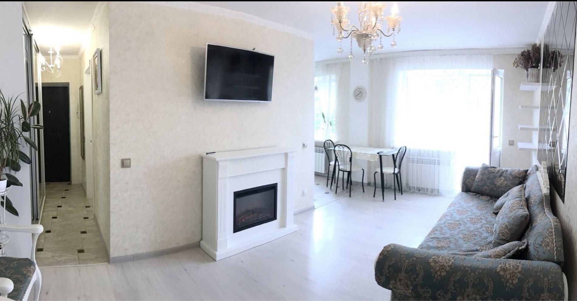 2-Room Apartment near Zvynarytska Metro, Designer Renovation
