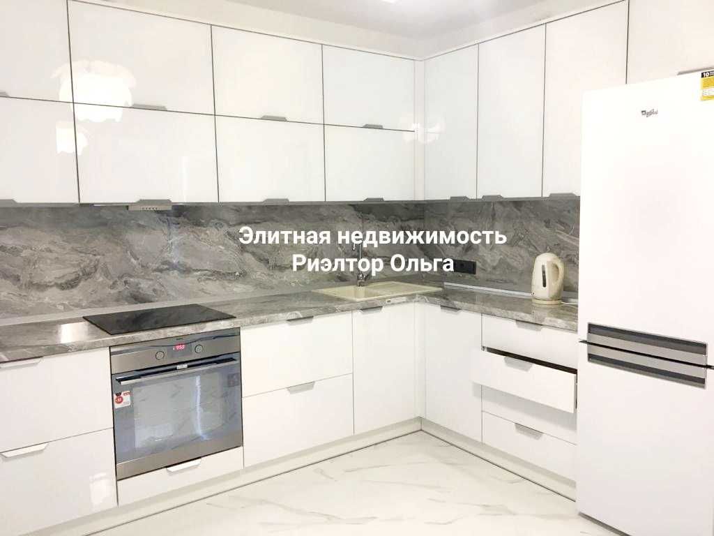 Luxurious 87m² Apartment with Terrace in Golfstream