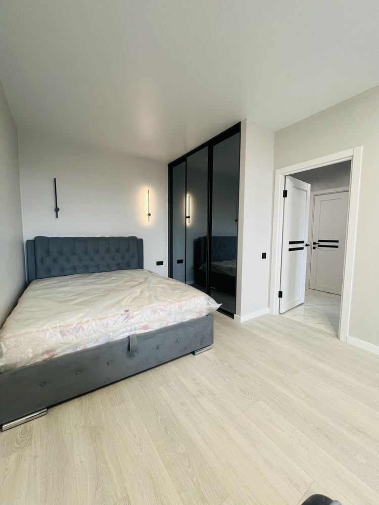Premium 1.5-room apartment with designer renovation