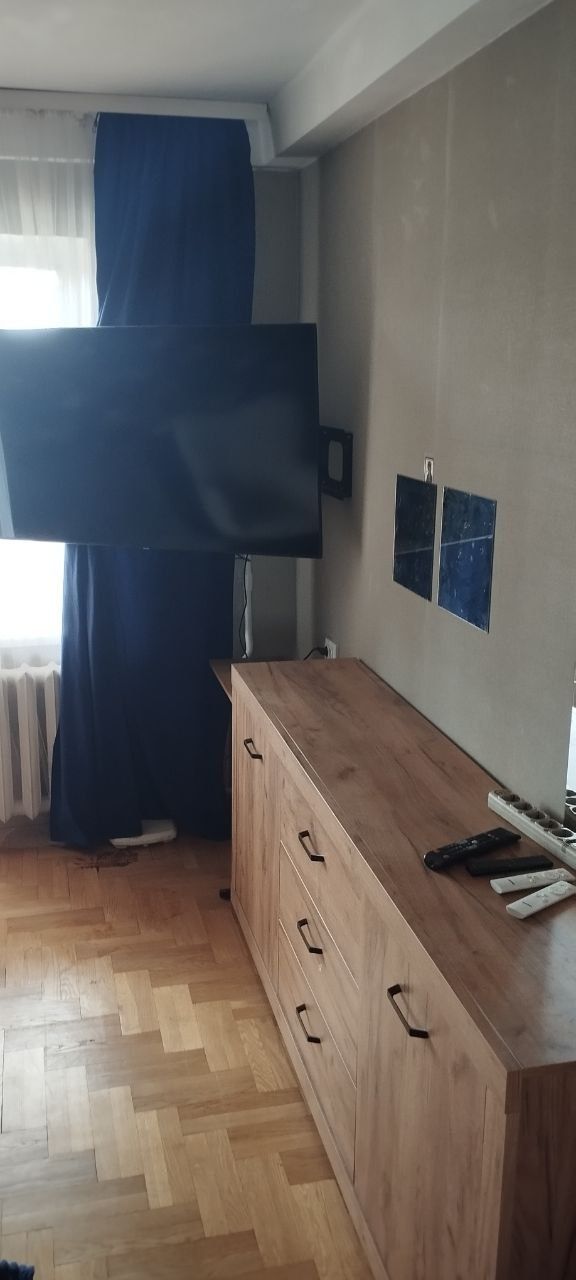 Spacious 2-Room Apartment with Large Loggia on Avtozavodska Street