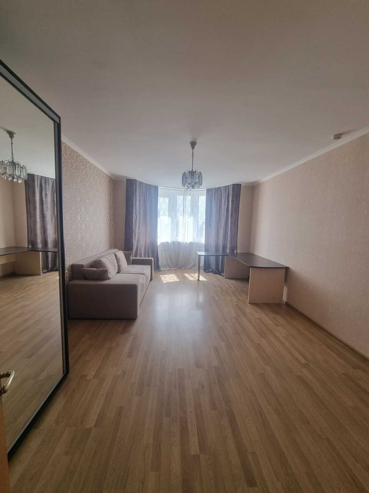 2-Room Separate Apartment on Sribnokilska Street with Euro Renovation