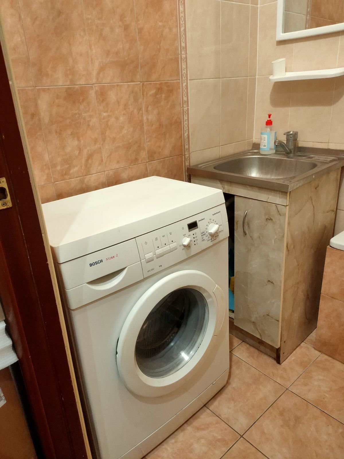 Cozy One-Bedroom Apartment in City Center