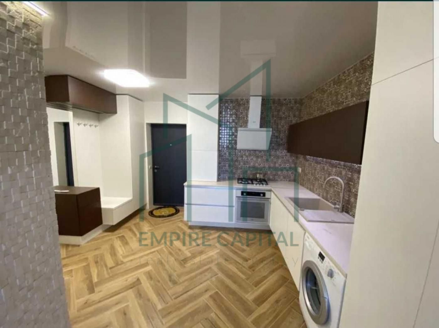 Modern 1-Bedroom Apartment with Designer Kitchen