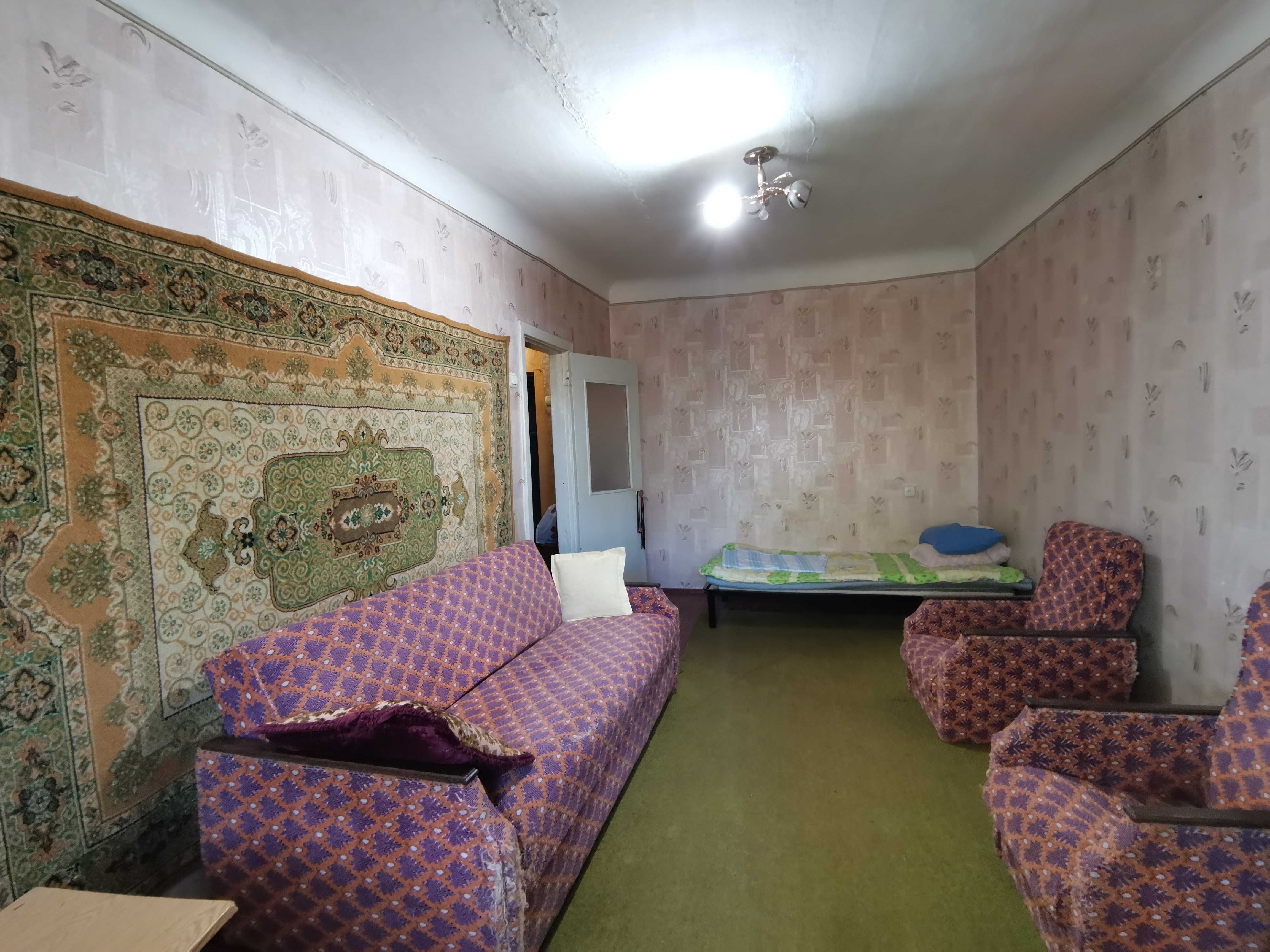 One-bedroom apartment near supermarket and park