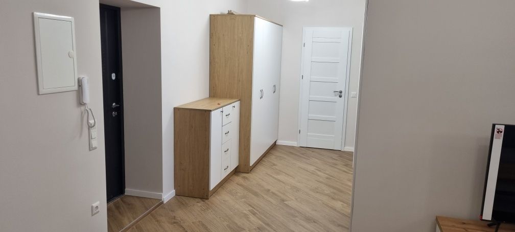 2-Bedroom Apartment in City Center with Parking