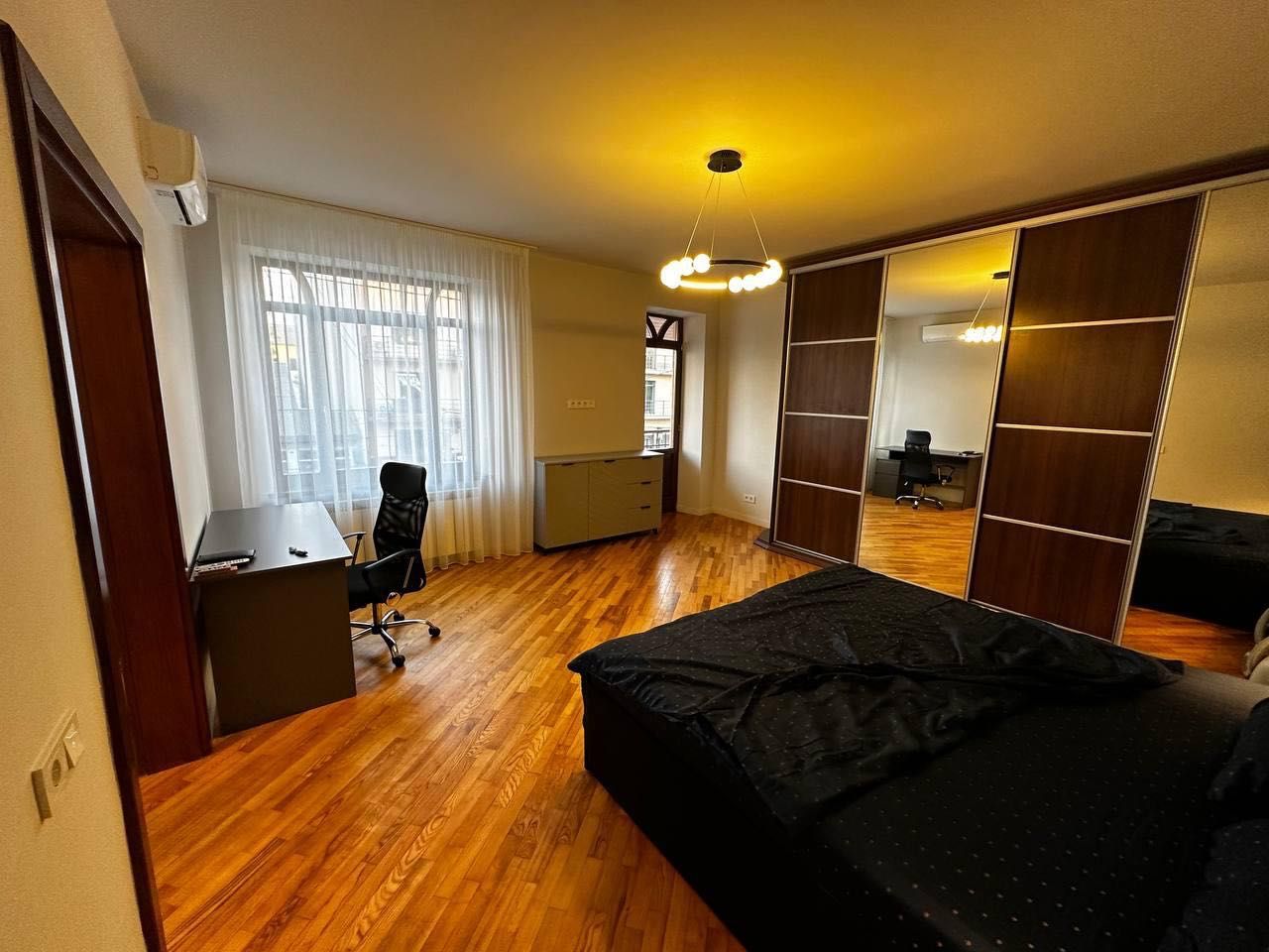 Spacious 2-Room Apartment in City Center with Modern Design