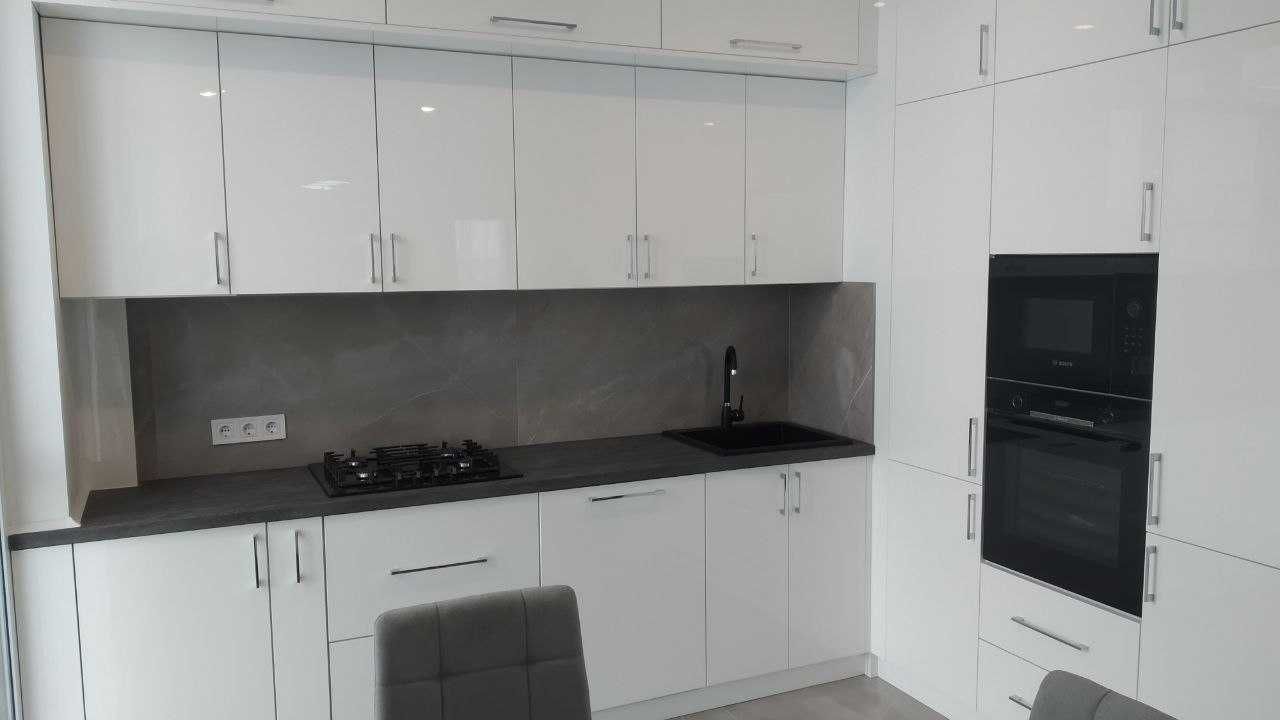 2-Room Apartment in Grand Village Complex, Skovorody Street, Sokilnyky