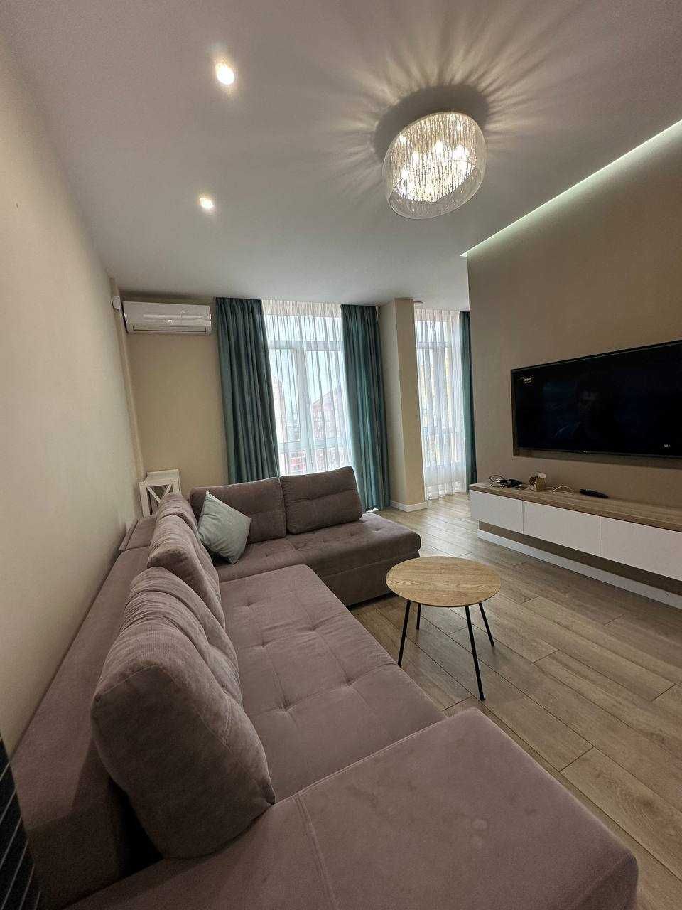 3-Level Apartment in Comfort Town with Modern Design and Full Amenities