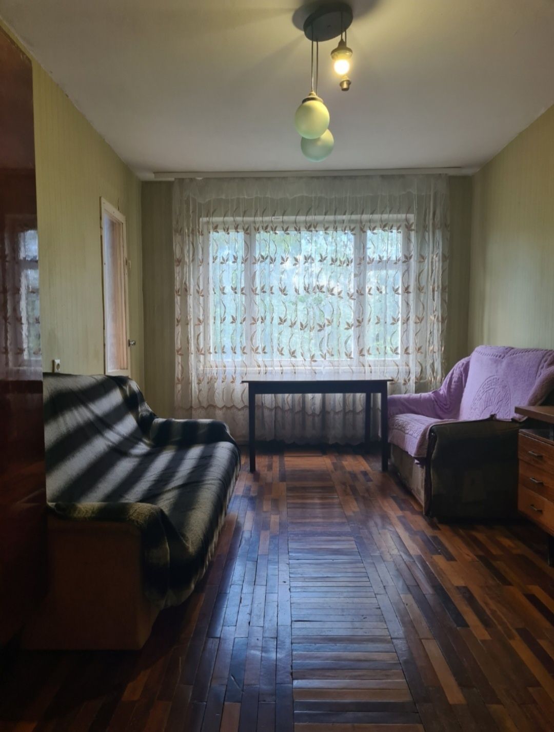 3-Bedroom Apartment Near Bus Station with Parking