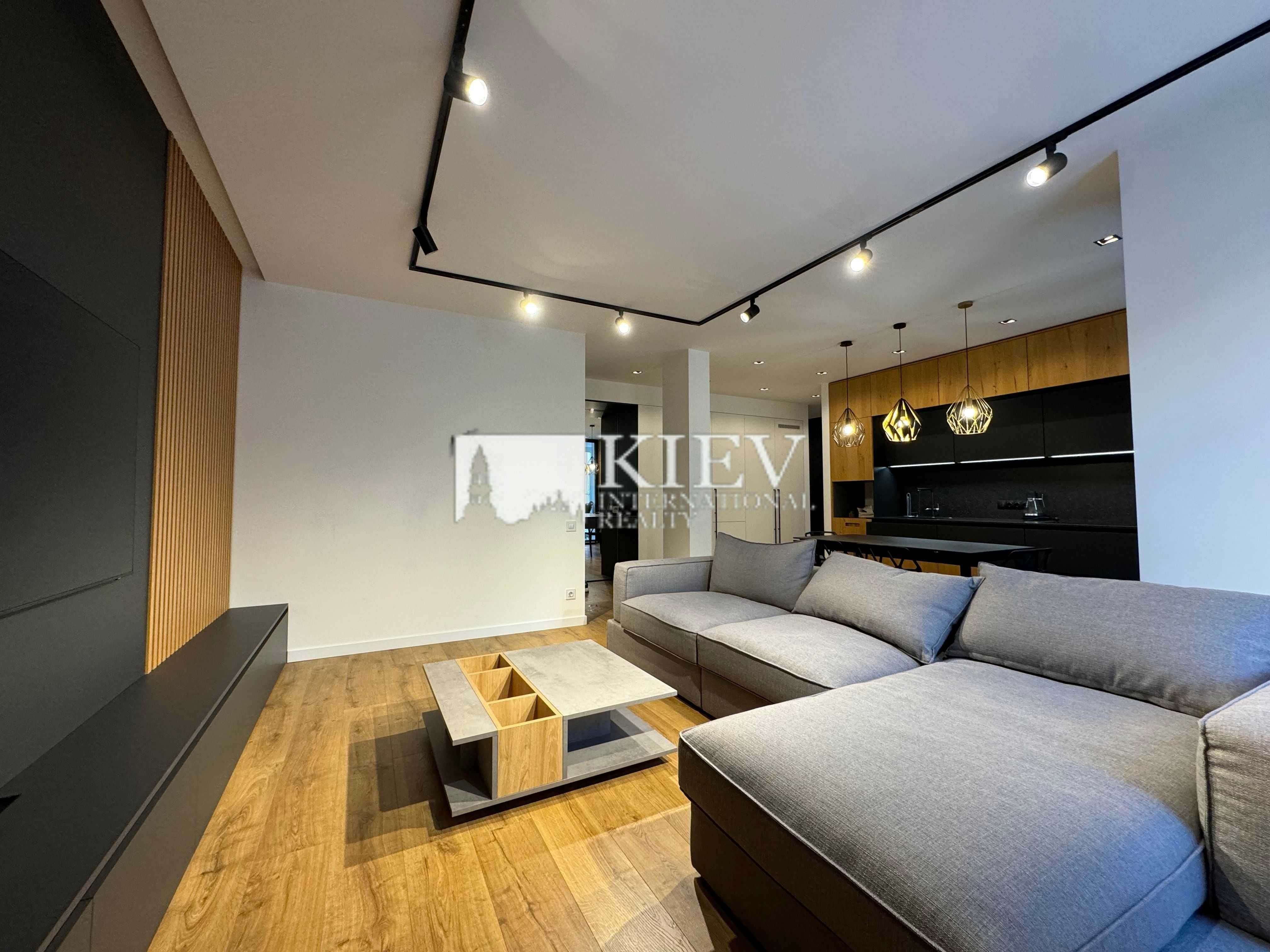 Stylish 3-Bedroom Apartment with Designer Interior