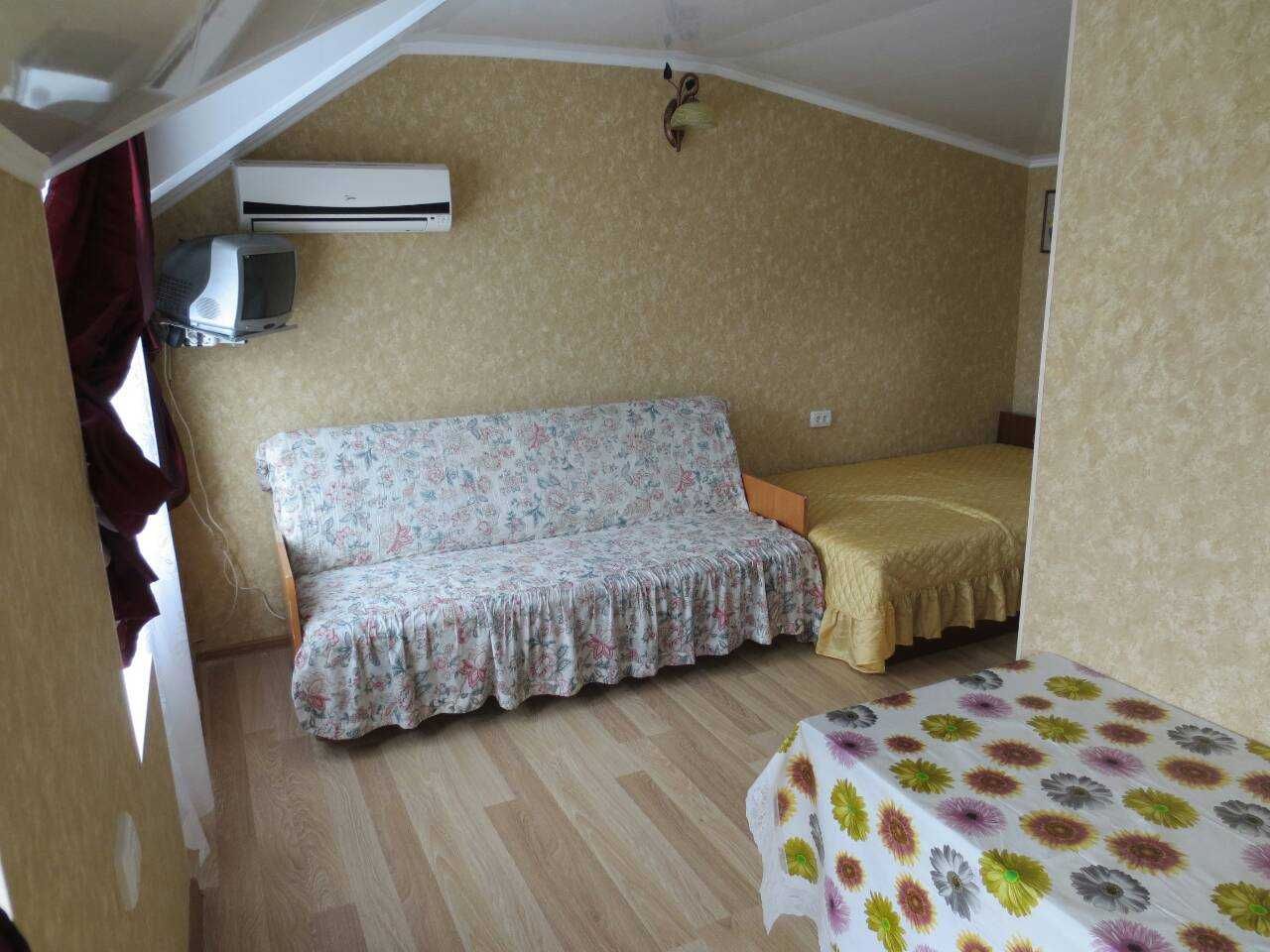 Studio apartment with AC in Kiev district