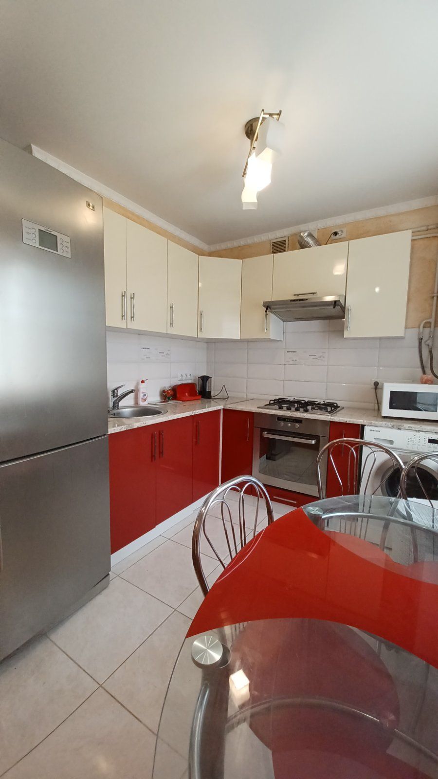 Spacious 3-Room Apartment on Halytska Street