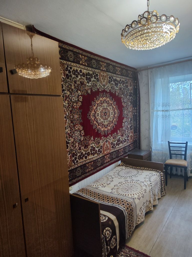 3-Room Apartment in City Center with Balcony and Convenient Location