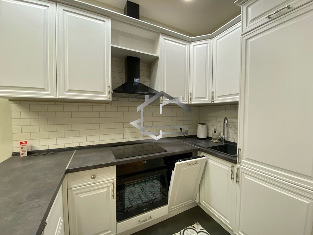 2-Bedroom Apartment in Central Location near Shevchenko Park