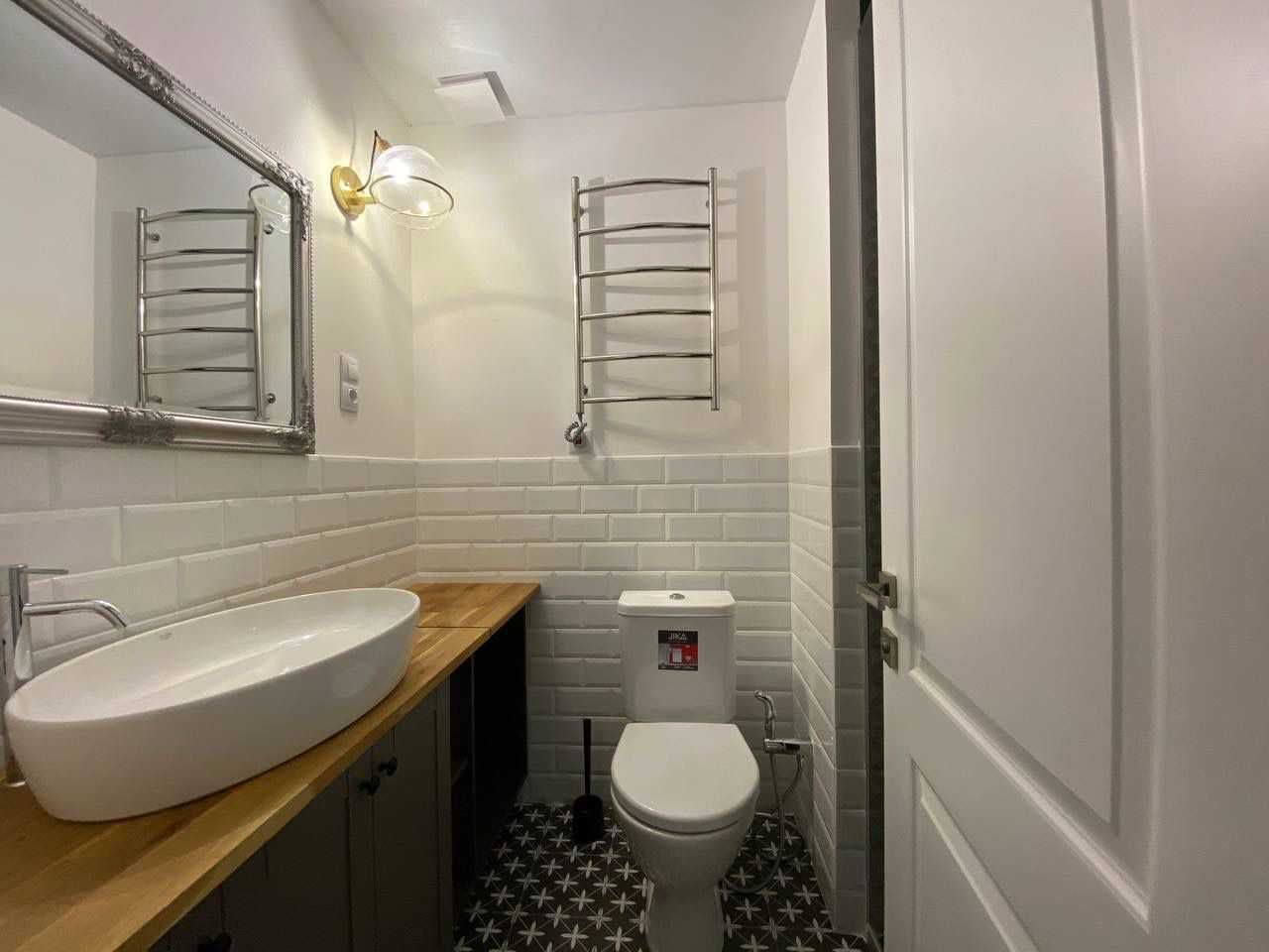 Stylish 2-Bedroom Apartment with Designer Renovation near Mykachivskyi Lane