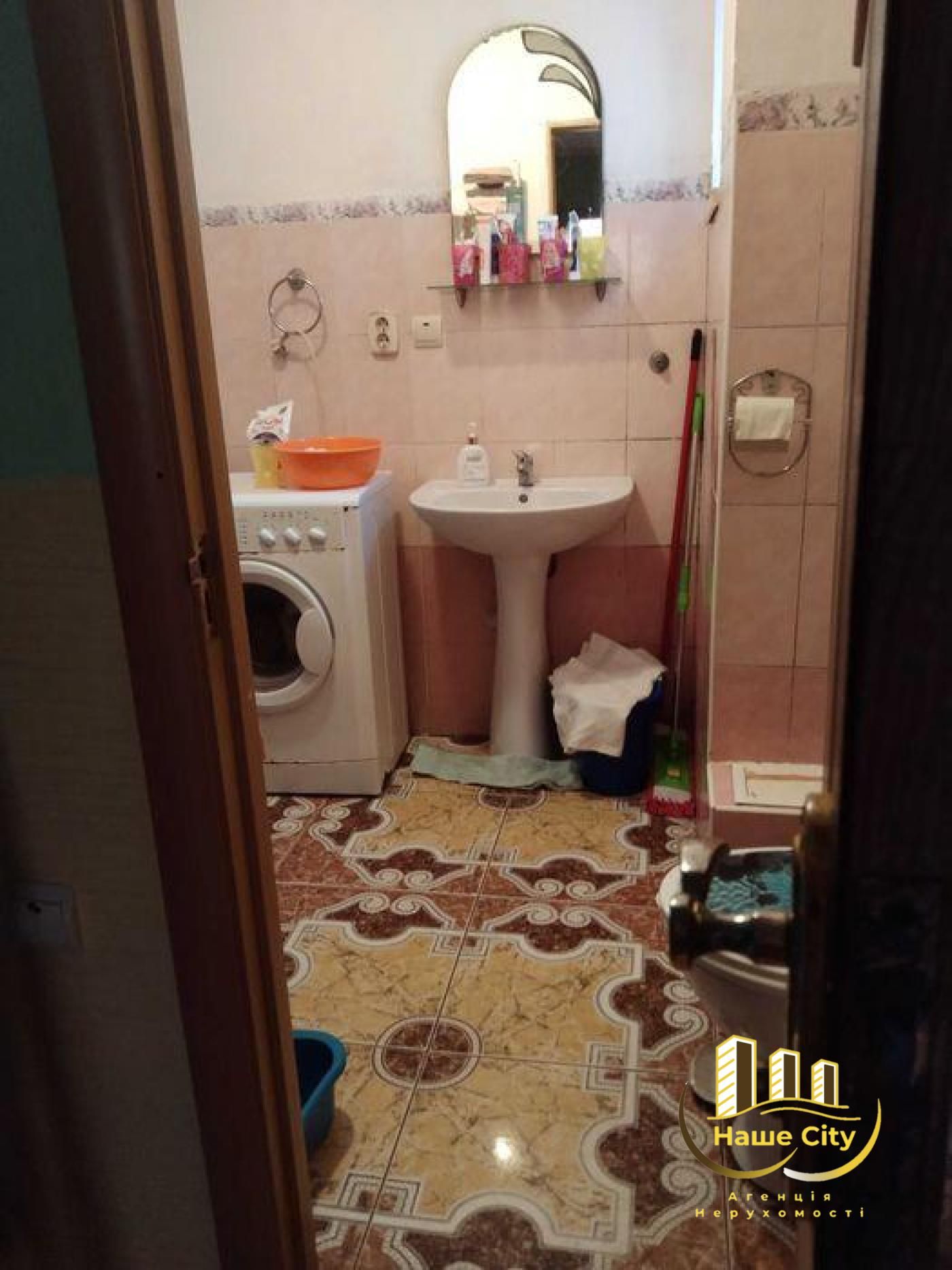 1-room apartment in a private house on Chaharnykova Street (Levandivka)