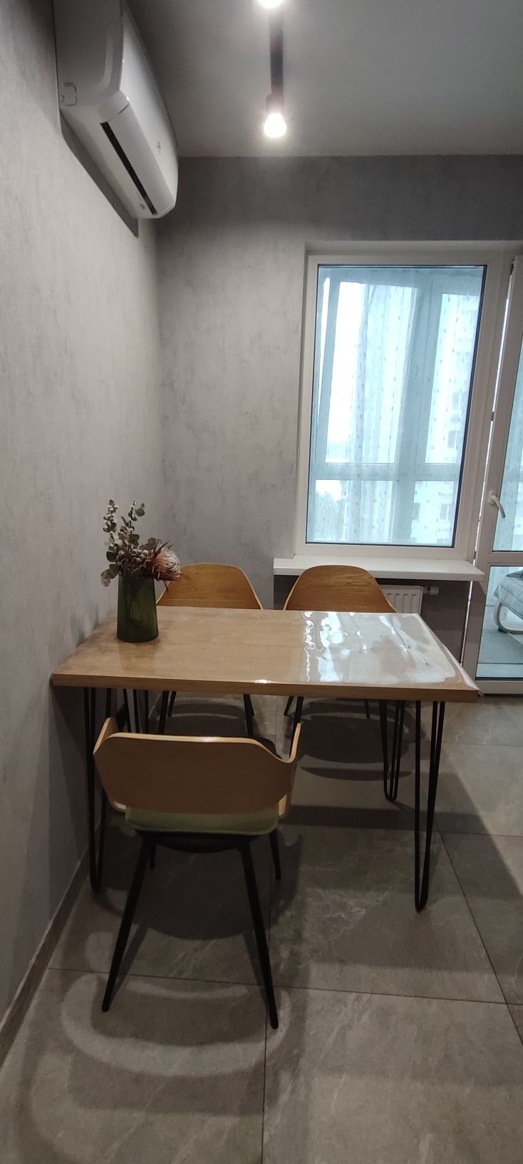 Modern 2-Room Apartment with Full Amenities and Designer Renovation