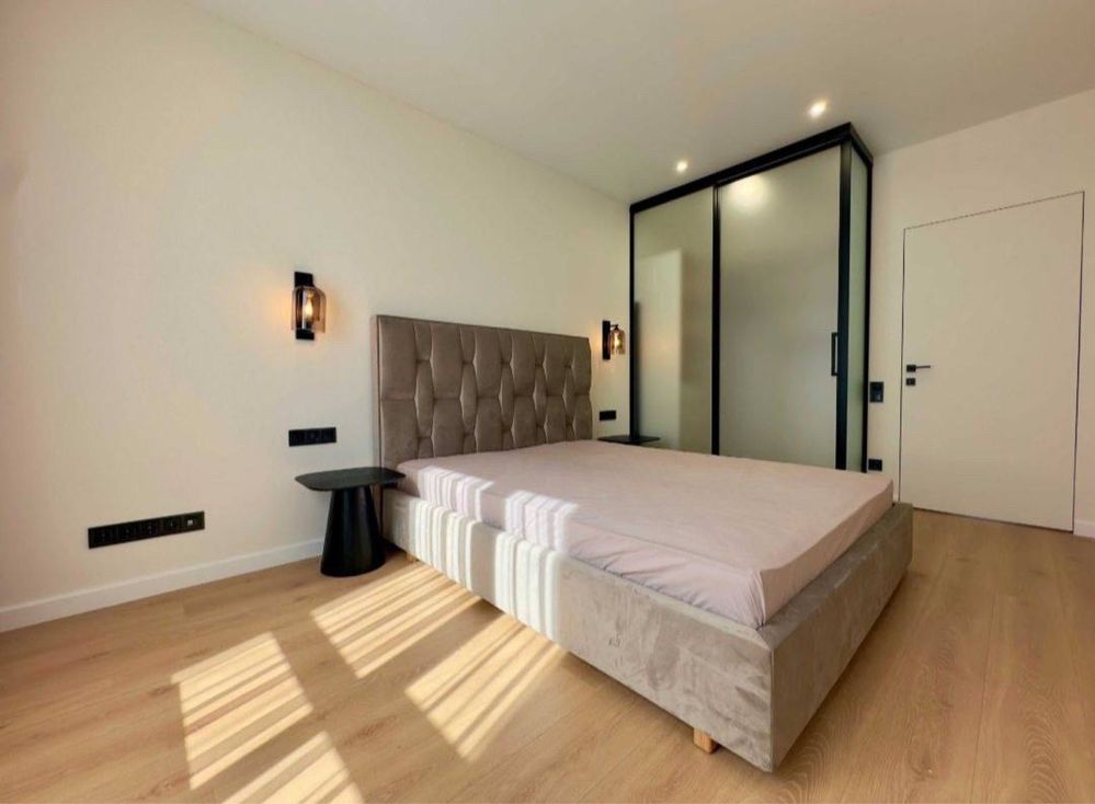 2-Bedroom Apartment in Avalon Yard Complex with Designer Renovation