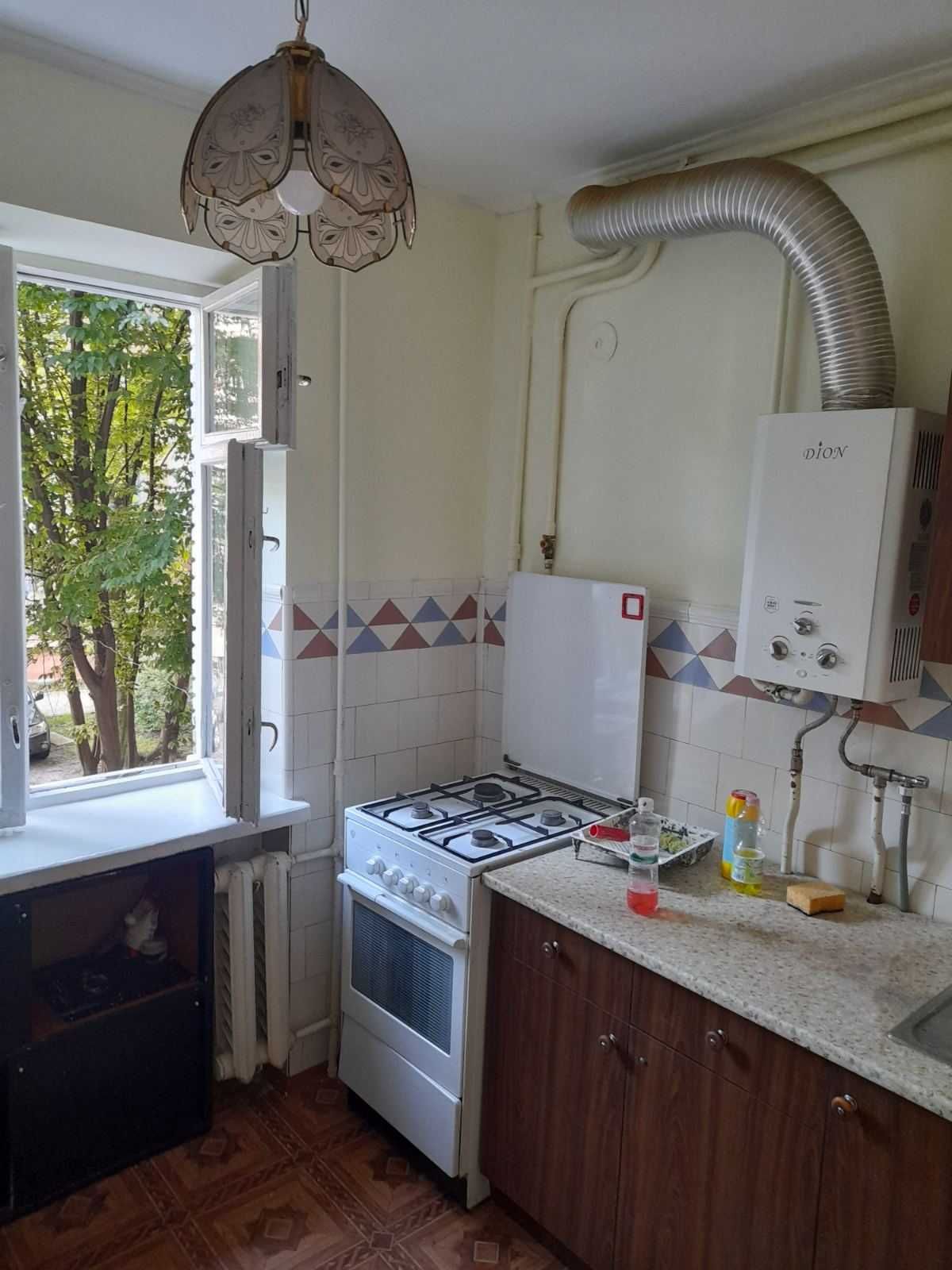 3-Room Apartment on Zaliznychna Street, Ready for Immediate Occupancy