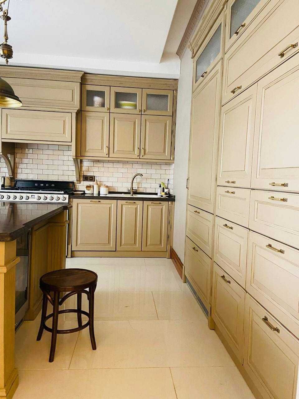 Premium Class VallMax Apartment with High-End Furnishings