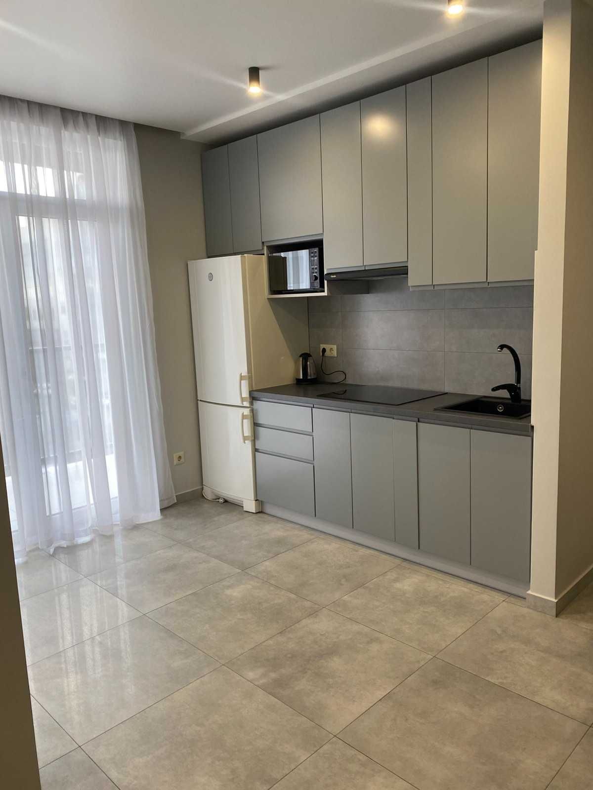 Spacious Modern Apartment on Horodotska Street