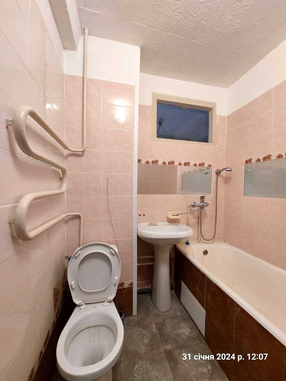 1-bedroom apartment on Borshchahivka with renovation, near transport