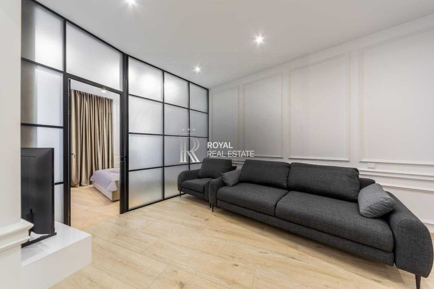 Modern 70m2 Apartment with Designer Renovation in Skyline Complex