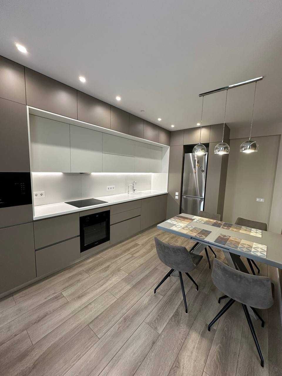 3-Level Apartment in Comfort Town with Modern Design and Full Amenities