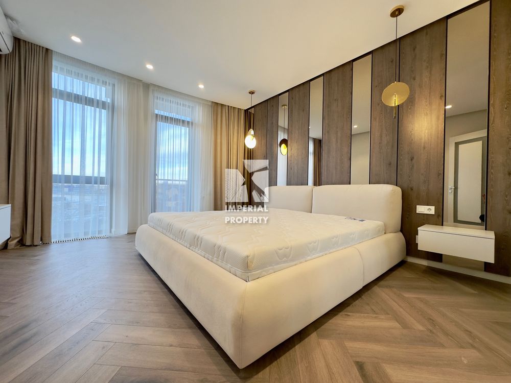 3-Room Apartment in Residents Park with Designer Renovation