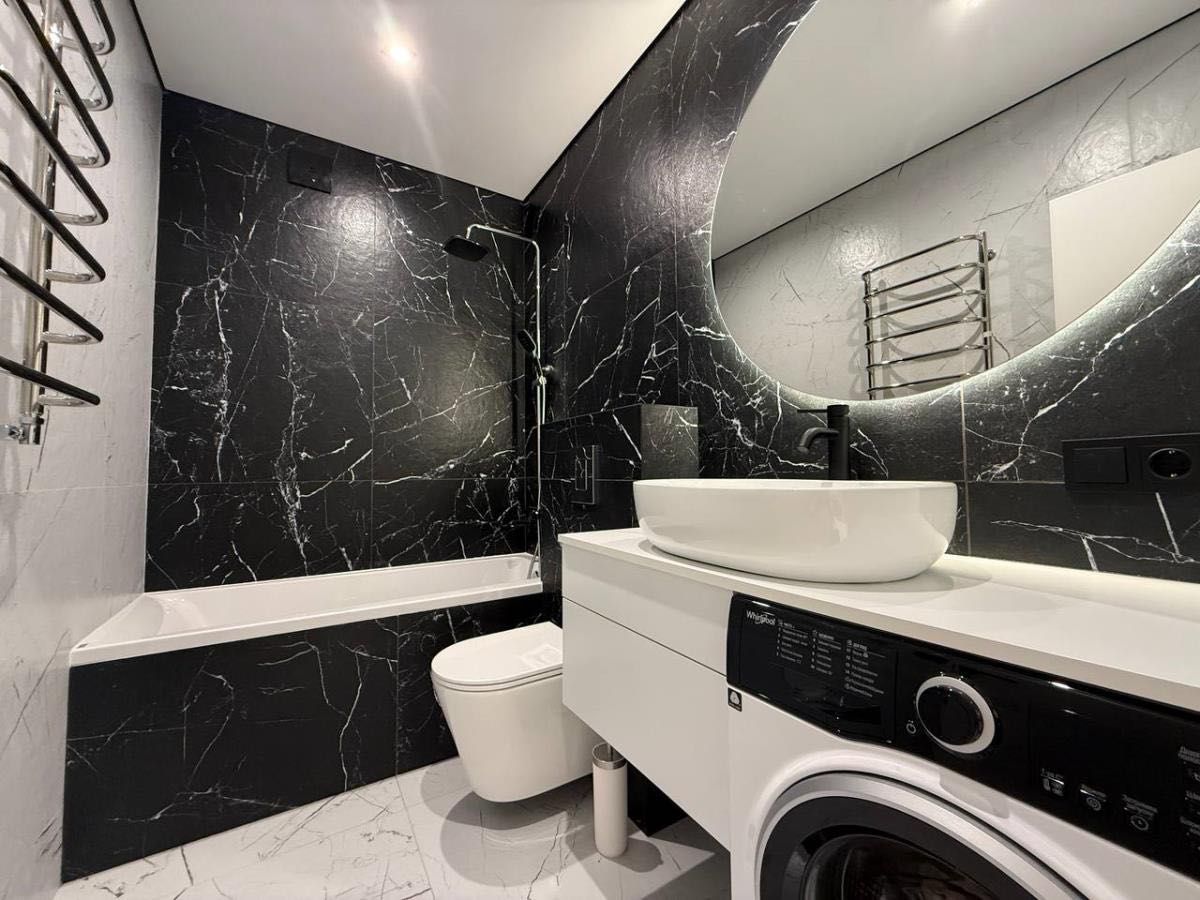 Stylish 1-bedroom apartment in city center, first rental