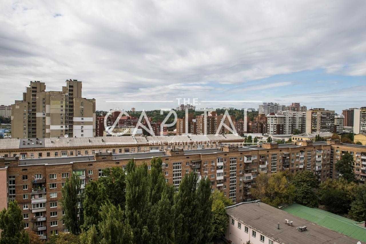 Designer Renovation Apartment with City View near Palats Ukrainy Metro