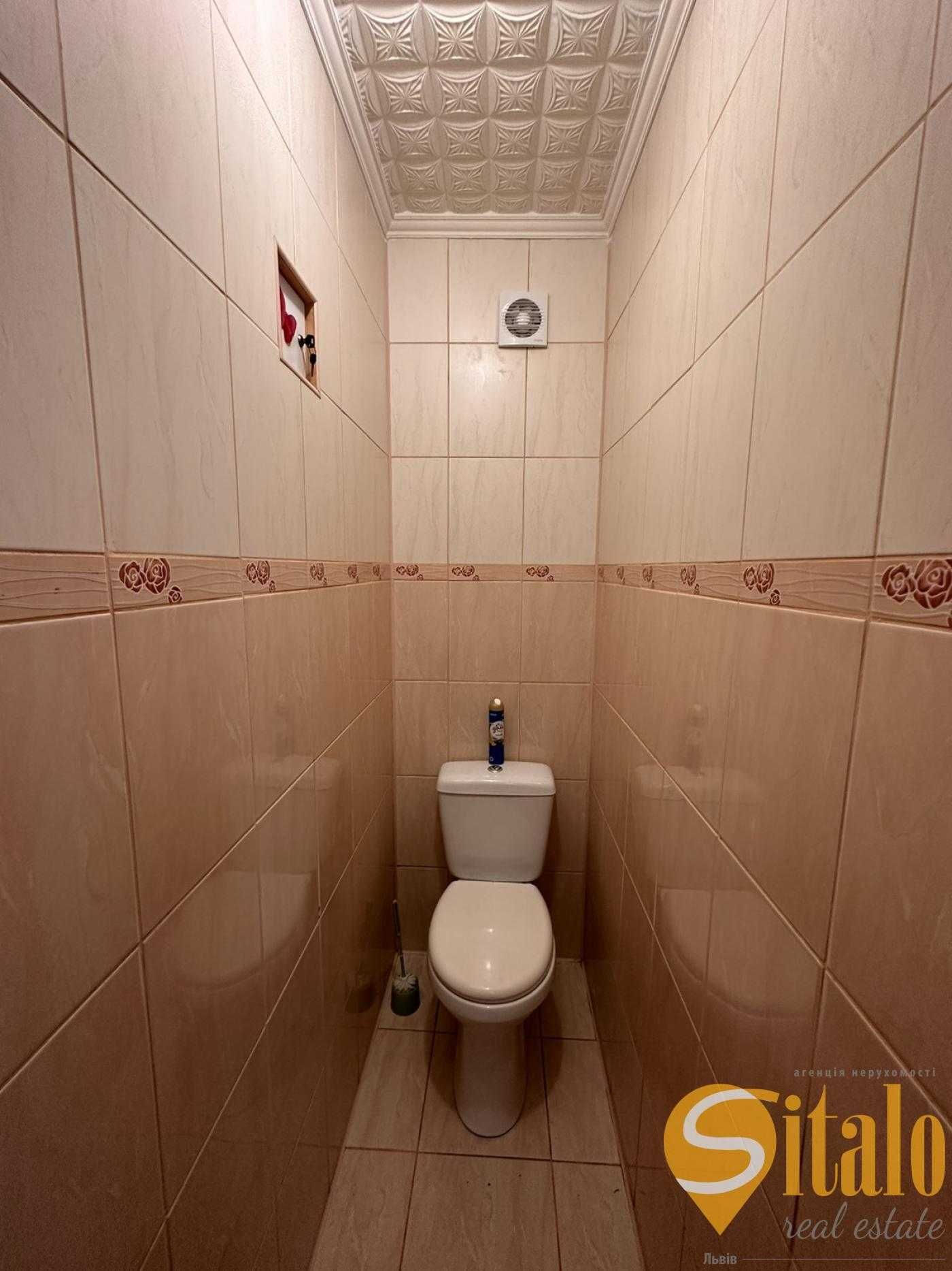 Cozy 1-Bedroom Apartment with Wardrobe and Balcony in Lviv