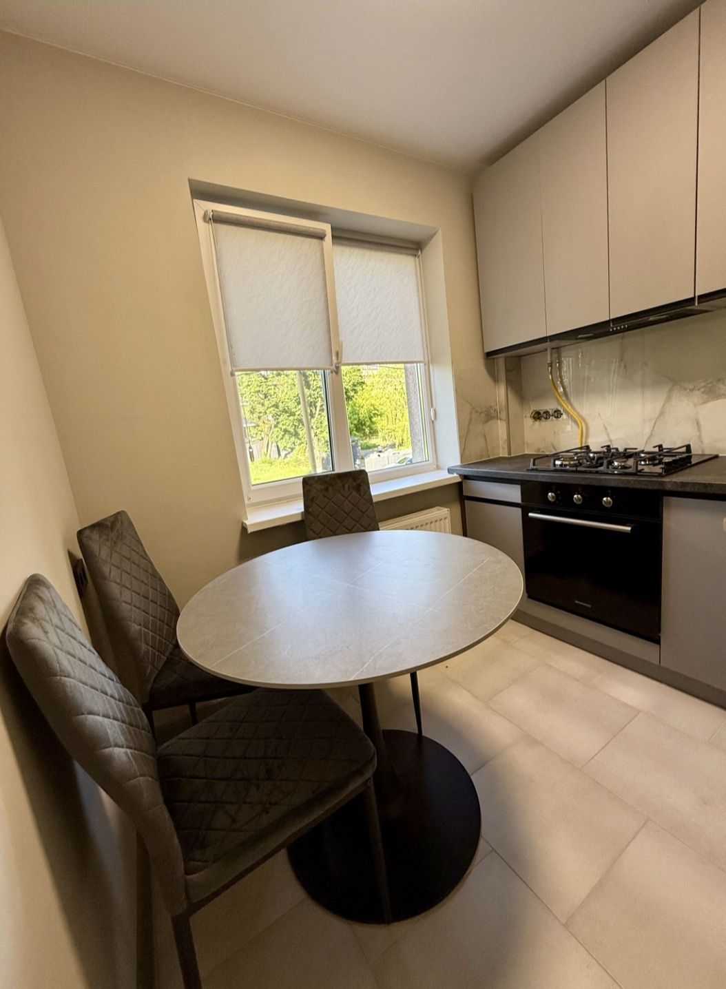 Cozy 2-bedroom apartment near Dastor Shopping Center