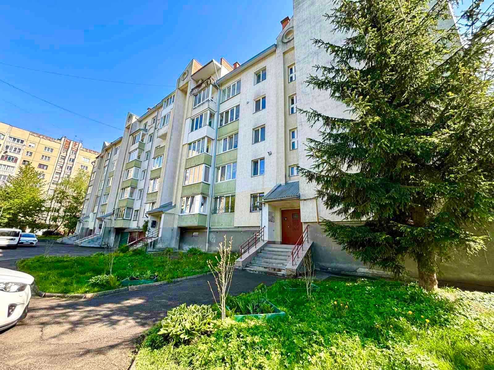 2-Room Apartment on Velychkovskogo Street, Ryasne-2 New Building