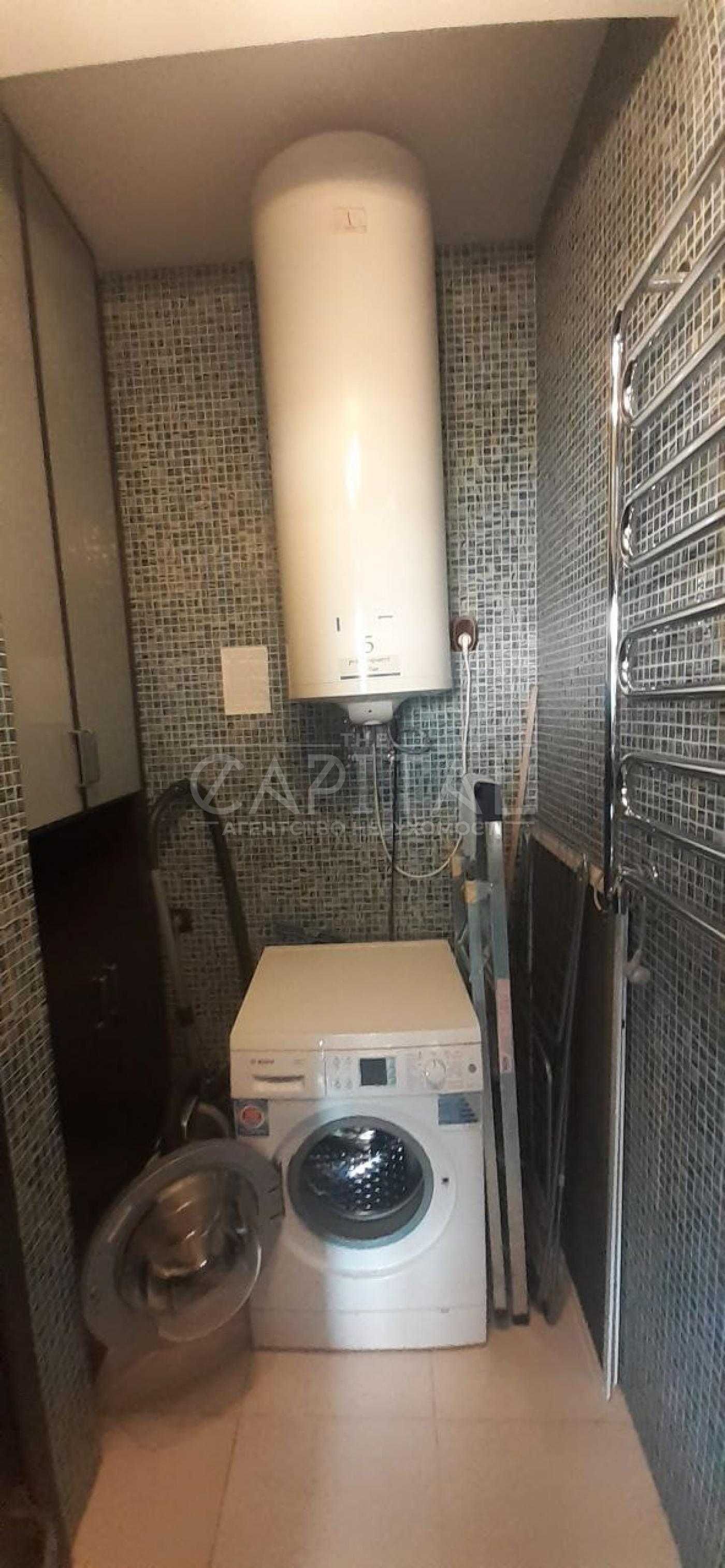 Spacious 3-room apartment on Chornovola Street, 117 m²