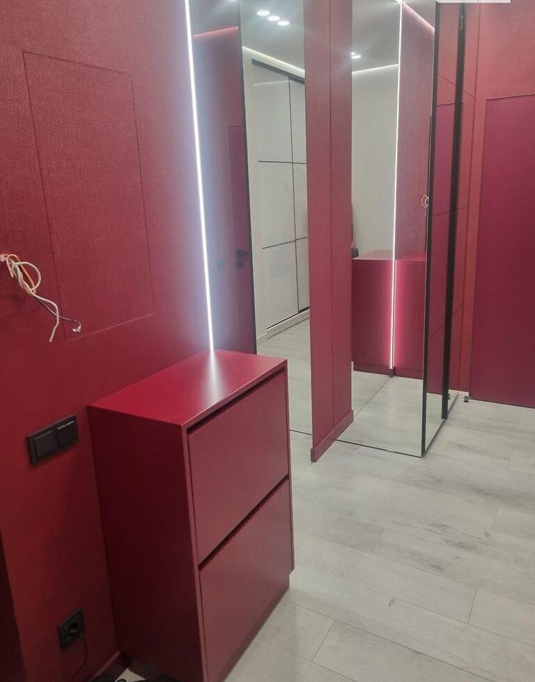 Stylish 2-bedroom apartment in Rybalsky residential complex, Podil district