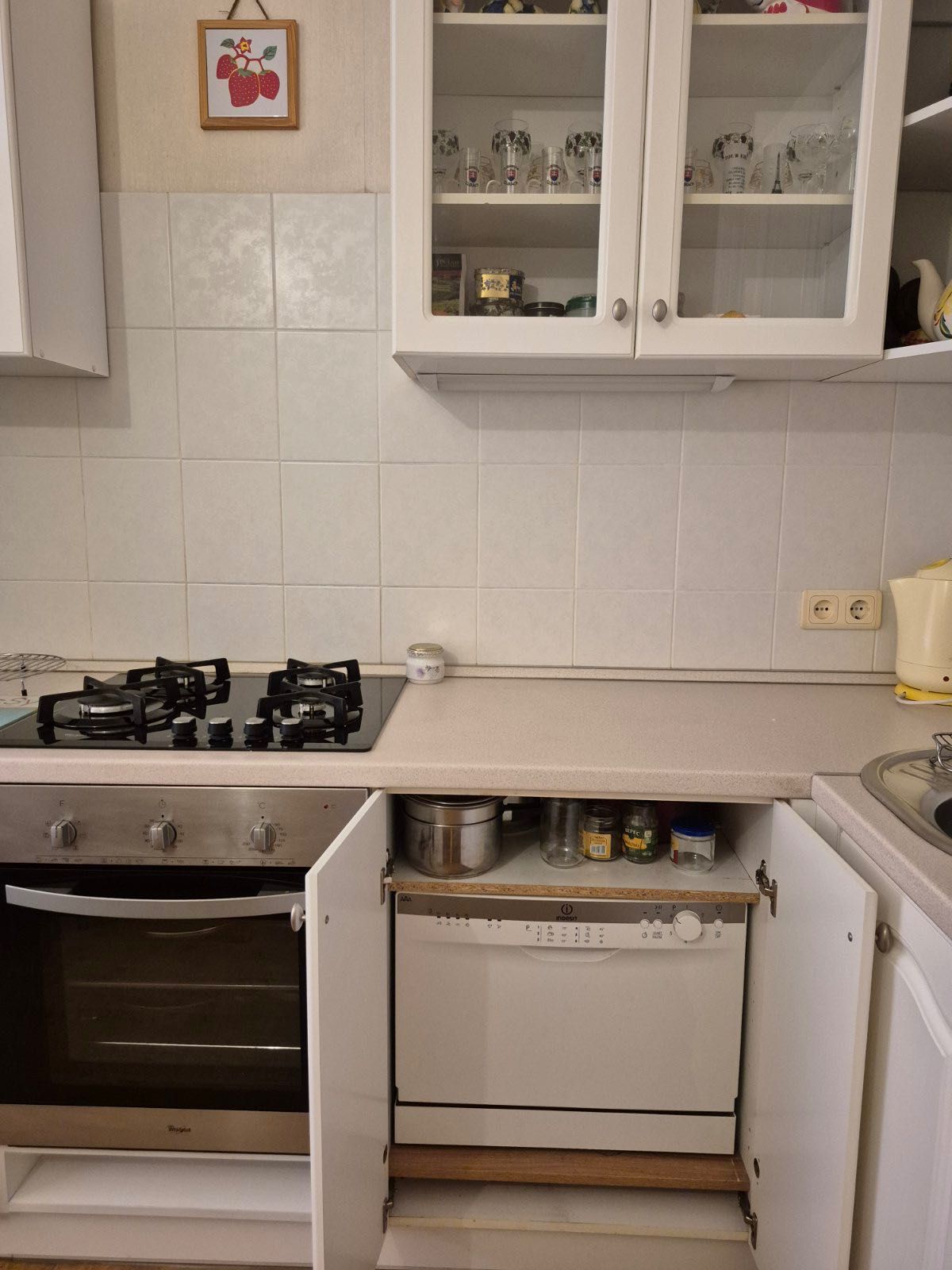 2-Room Apartment with Balcony near O. Polia Avenue
