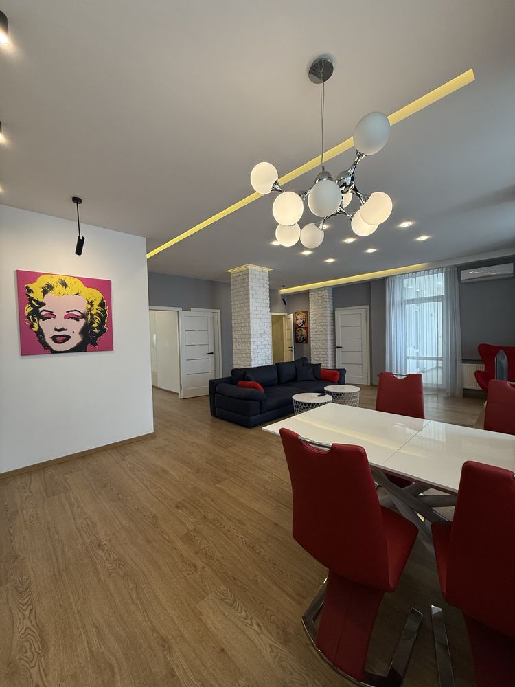 Modern 115m² Apartment with Two Bedrooms, Designer Interior