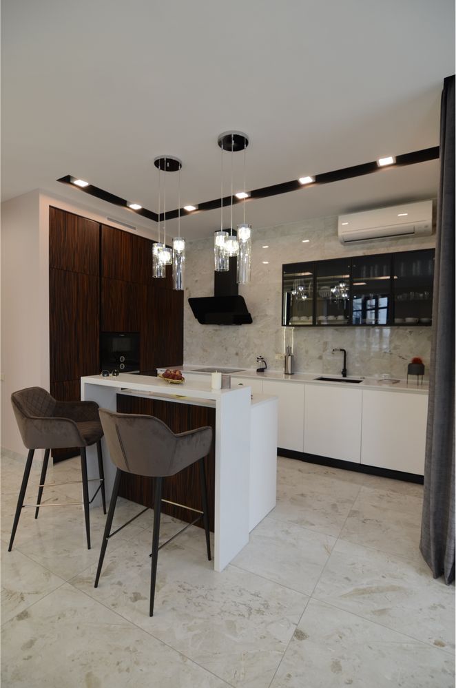 Luxury Two-Level Penthouse with Terrace and Jacuzzi