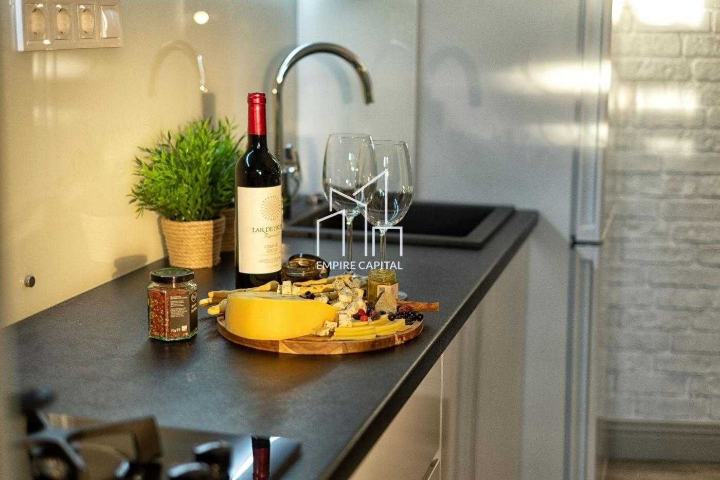 2-Room Apartment on Korotka Street with Modern Amenities