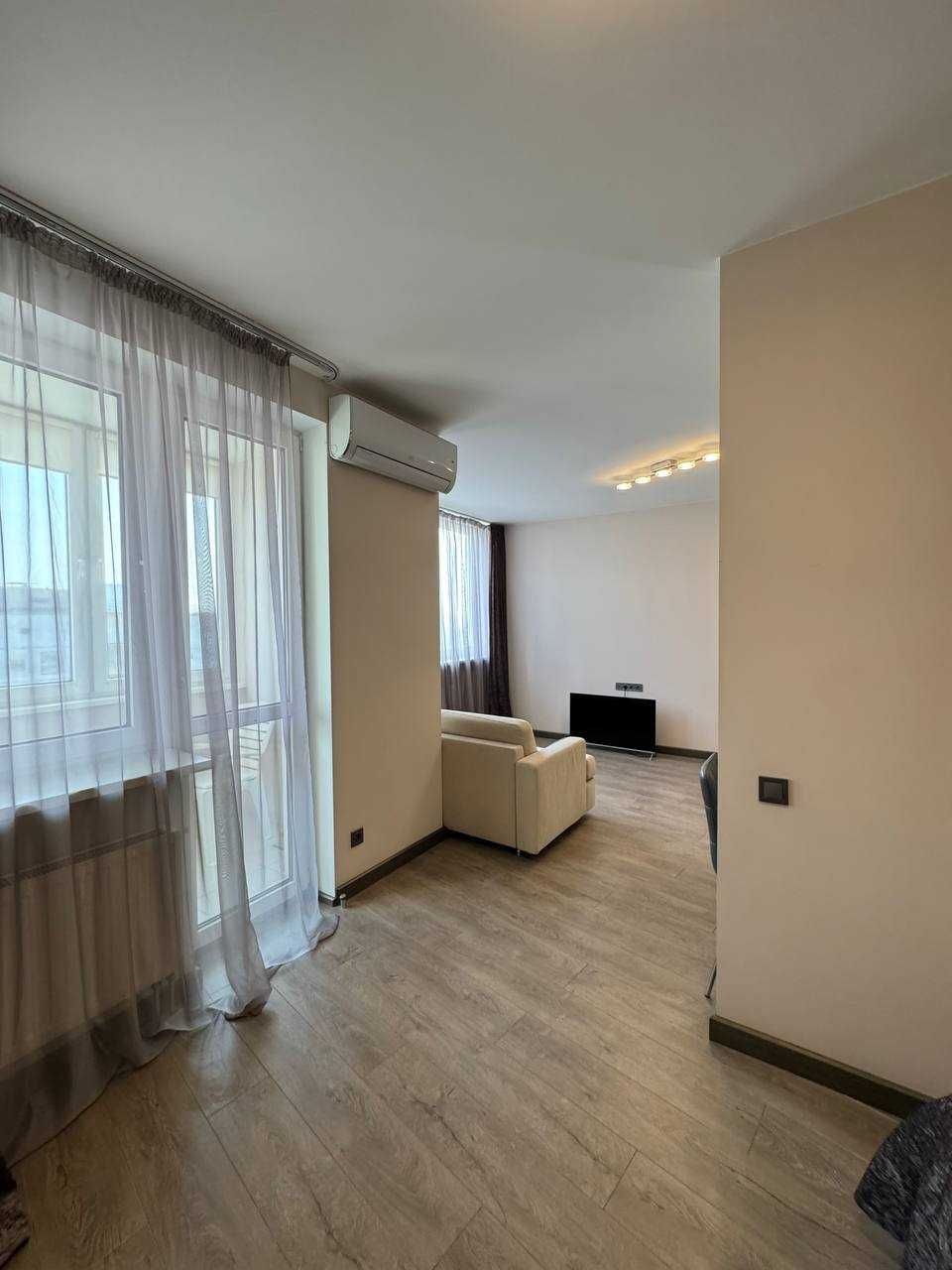 Modern 47m² Studio with Metro Access