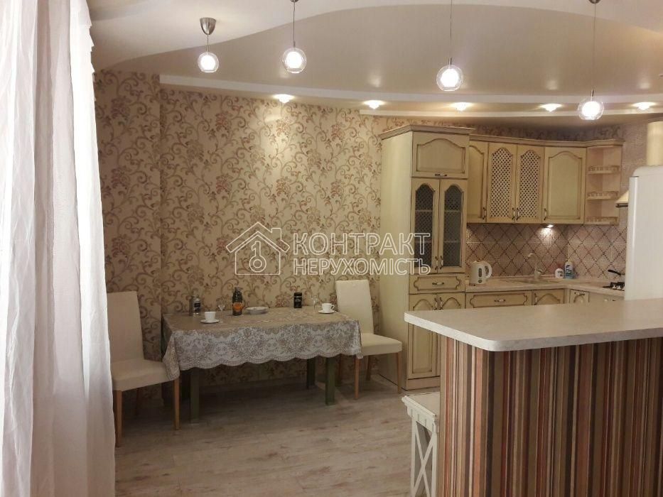 3-room apartment with designer renovation, close to metro