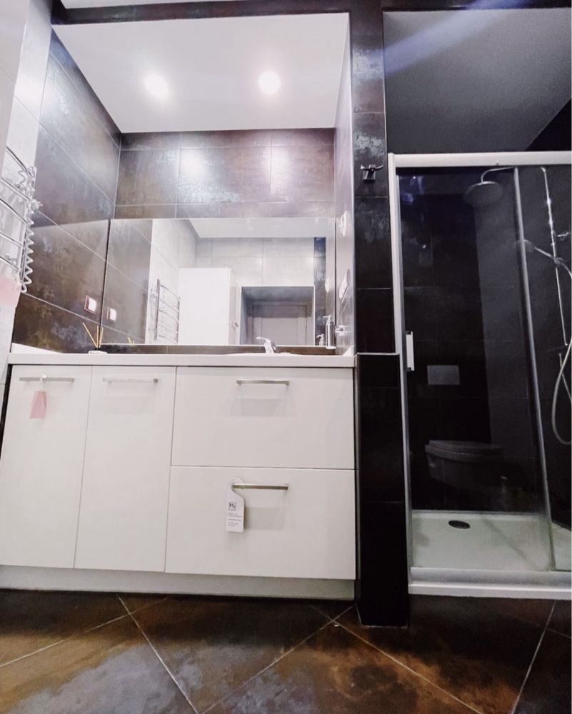 Luxurious 2-Room Apartment in City Center near Metro Stations