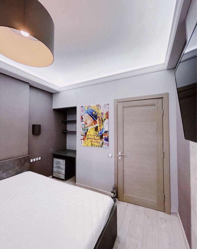Luxurious 2-Room Apartment in City Center near Metro Stations